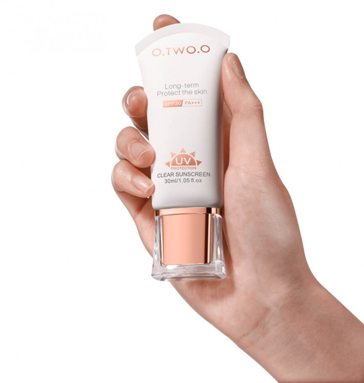 Увлажняющий Солнцезащитный Крем O.TWO.O Легкий Отбеливающий BB Крем SPF 30 PA+++ 30 мл фото