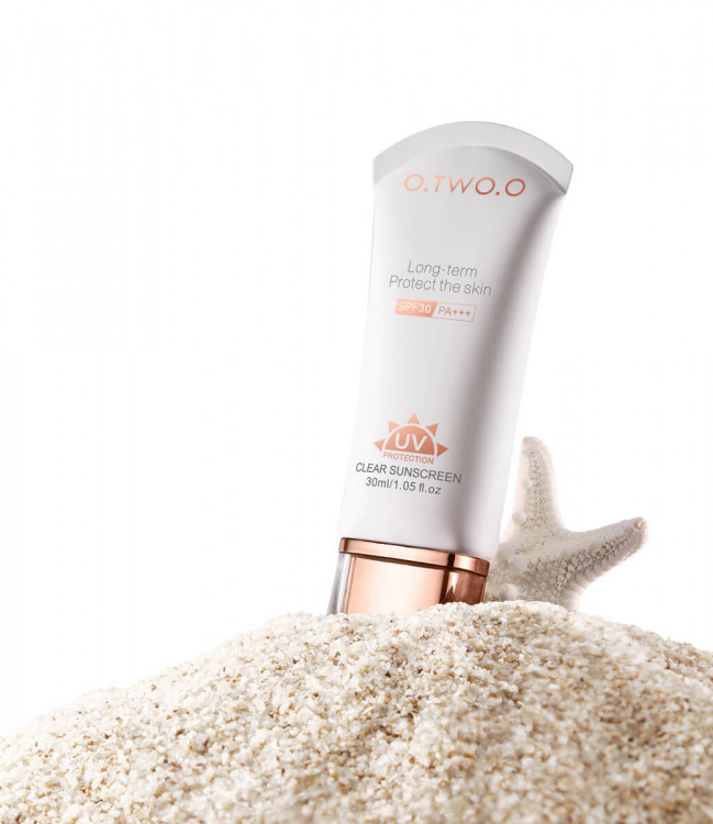Увлажняющий Солнцезащитный Крем O.TWO.O Легкий Отбеливающий BB Крем SPF 30 PA+++ 30 мл фото