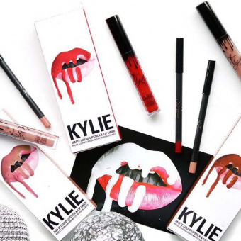 Помада Kylie Holiday Edition Matte Liquid Lipstick & Lip Liner 2 in 1 Kristen 3 ml фото
